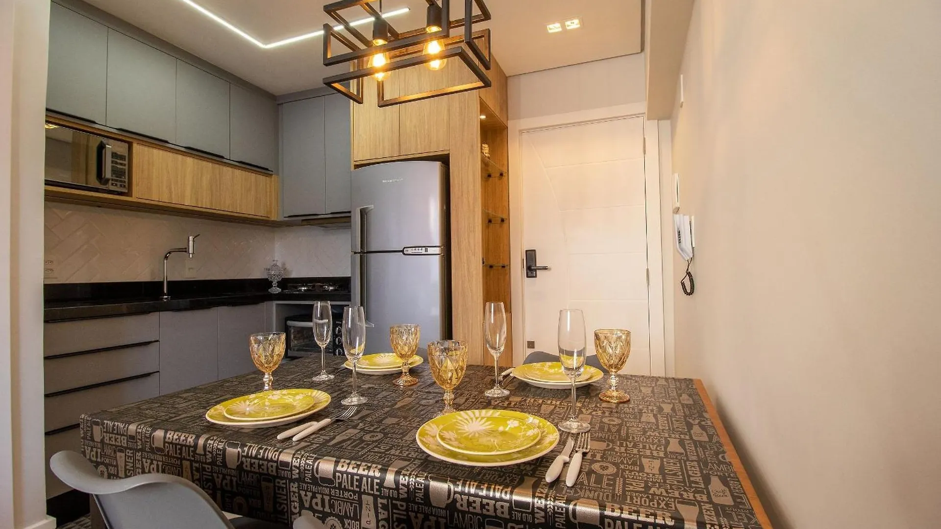 Pos82B - Charmoso, Climatizado, Garagem, Wi-Fi Apartment Balneario Camboriu Brazil