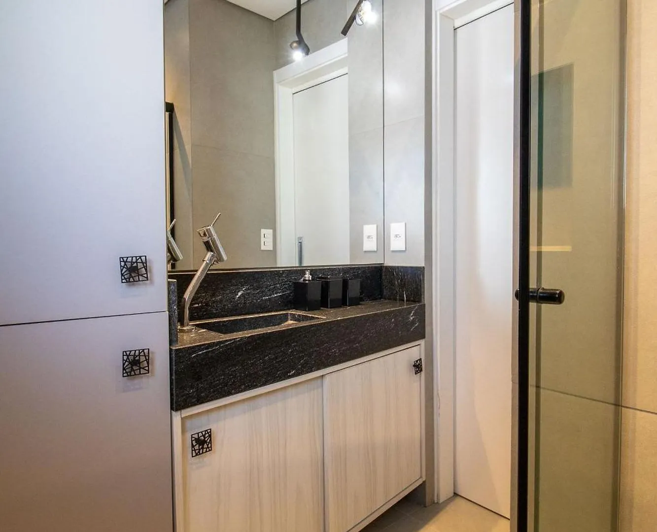 Pos82B - Charmoso, Climatizado, Garagem, Wi-Fi Apartment Balneario Camboriu Brazil